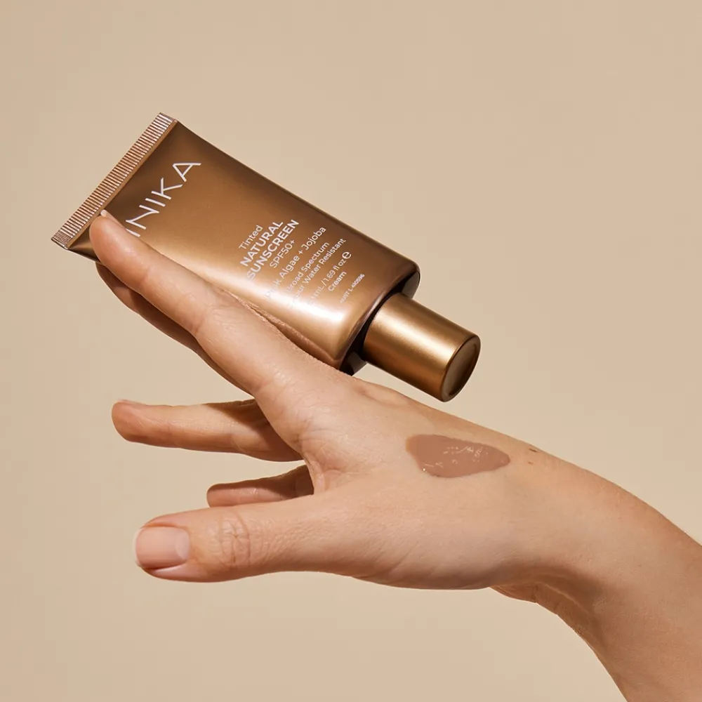 INIKA Zonnebrand|Zelfbruining>Getinte Natuurlijke Zonnebrandcrème SPF50+ - 50ml